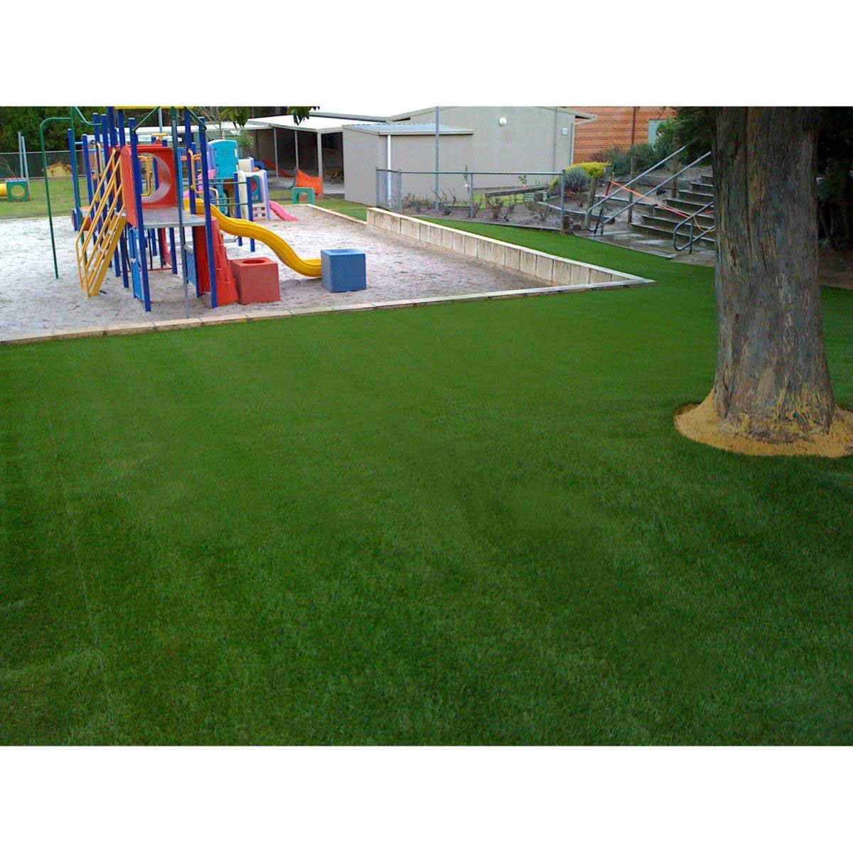 Rasen Deluxe Kunstrasen Basic 100 x 200 cm mit Noppen Bild 6