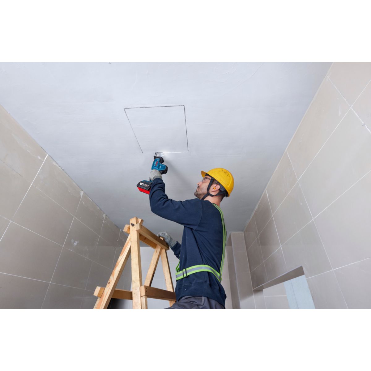 Bosch Professional Akku-Säbelsäge GSA 18V-24  Bild 4