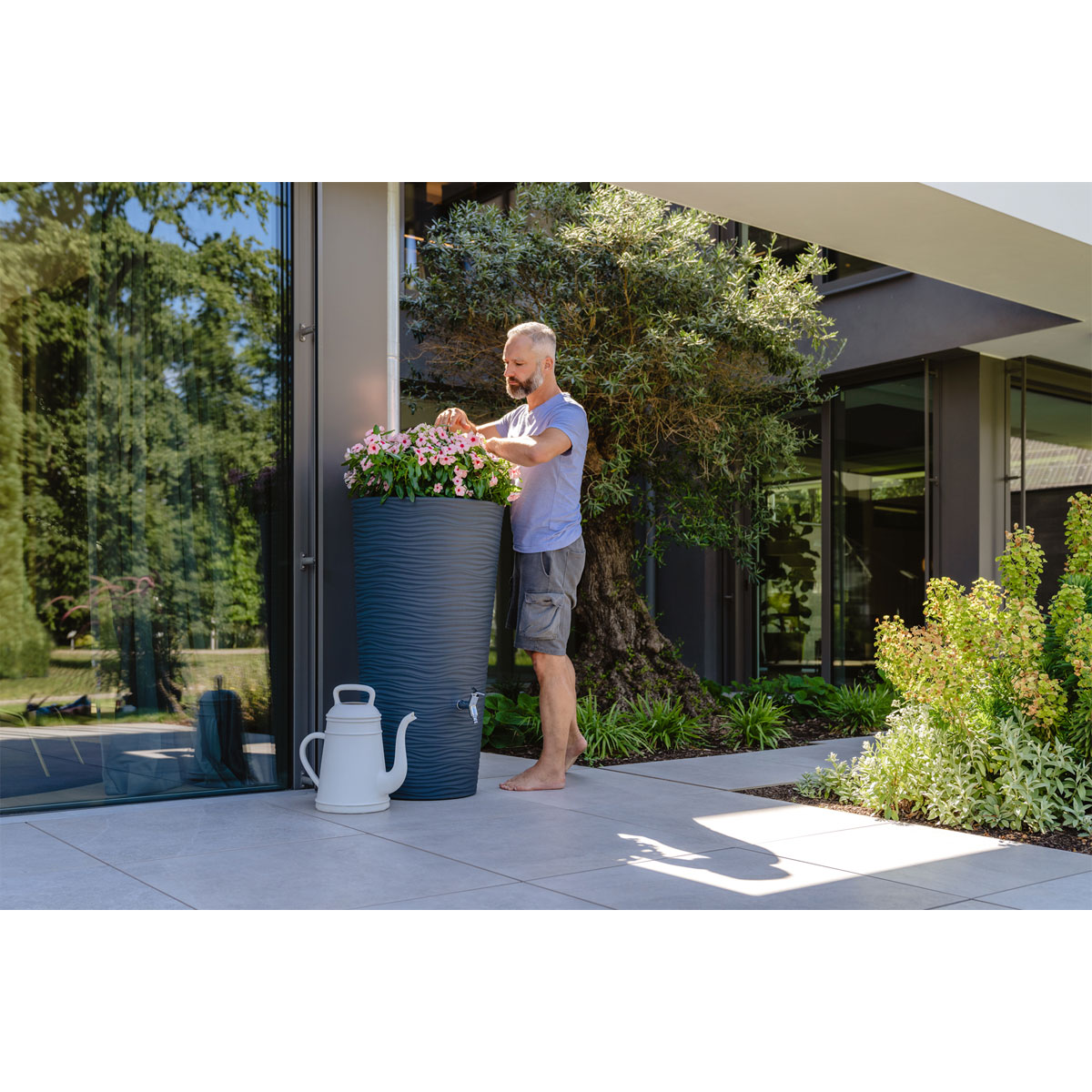 Garantia  Regentonne Natura 2in1 210 Liter graphite grey inkl. Pflanzschale Bild 4