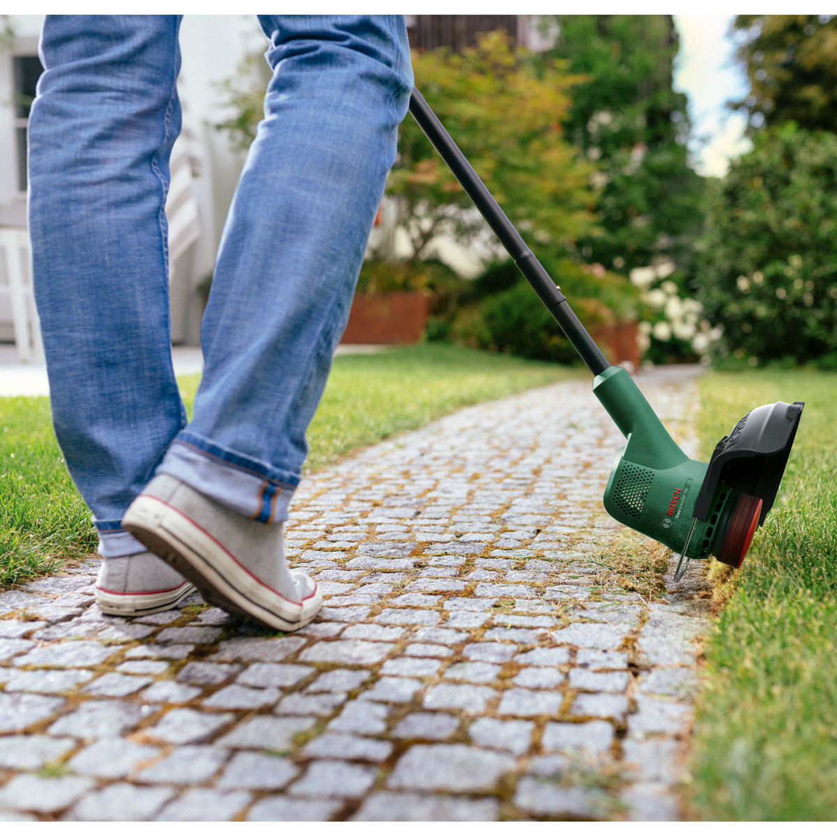 Bosch  Akku-Rasentrimmer EasyGrassCut 18 Solo Bild 3