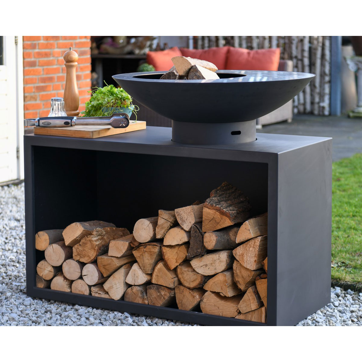 REDFIRE Feuerschalengrill Onyx Classic mit Holzlagerung und Ablagetisch Bild 2