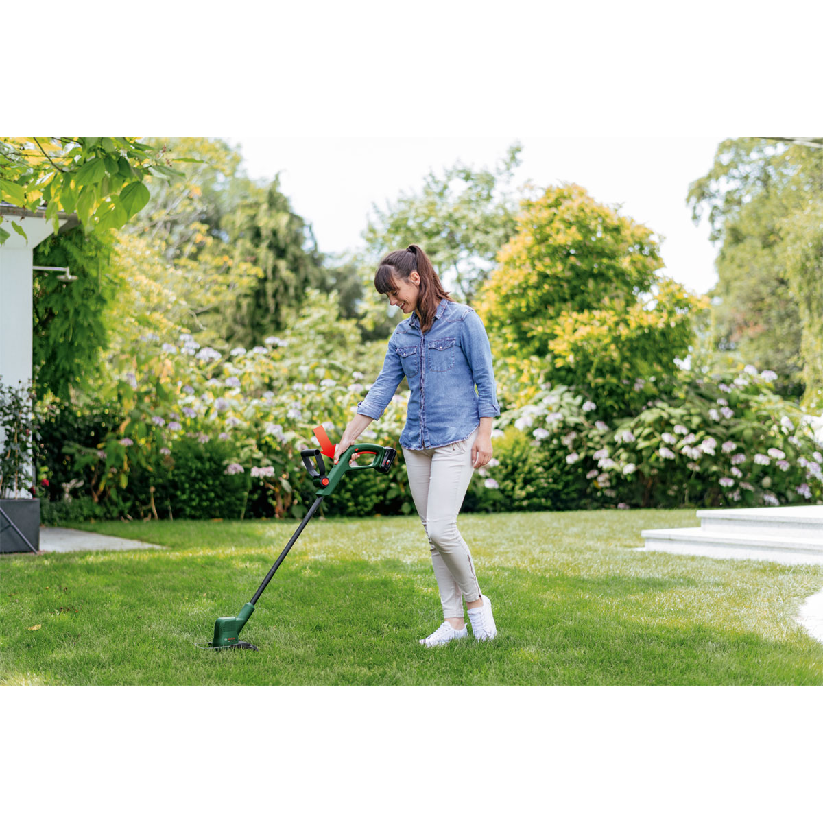 Bosch  Akku-Rasentrimmer EasyGrassCut 18V-26 inkl 1 x 2,5 AH Akku und Ladegerät Bild 4