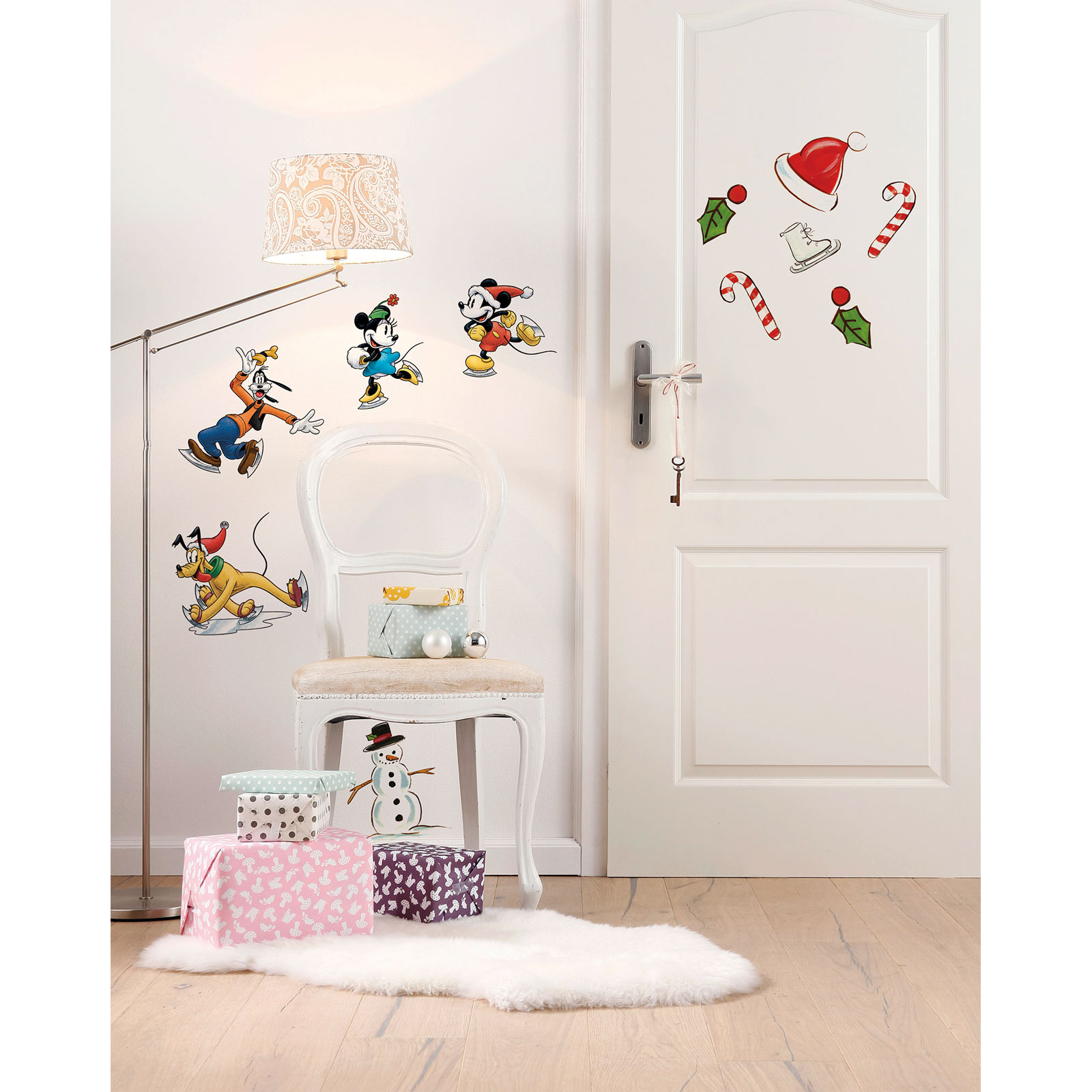 Komar  Wandtattoo Mickey Ice Slide 50x70 cm