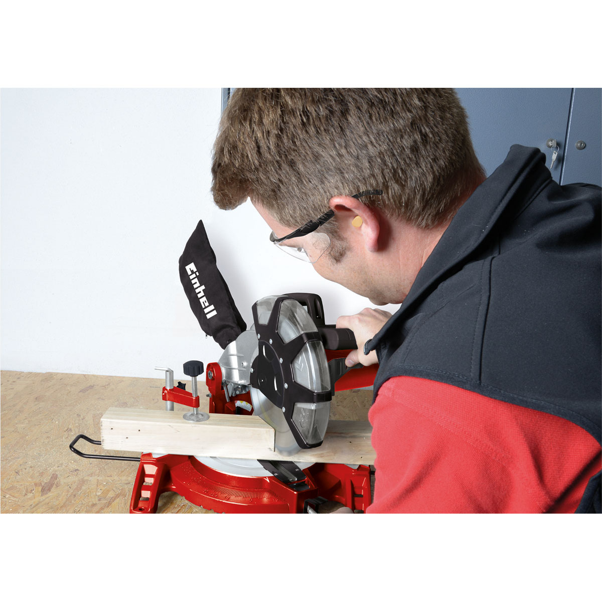 Einhell Kapp-Gehrungssäge TC-MS 2513 L Bild 2