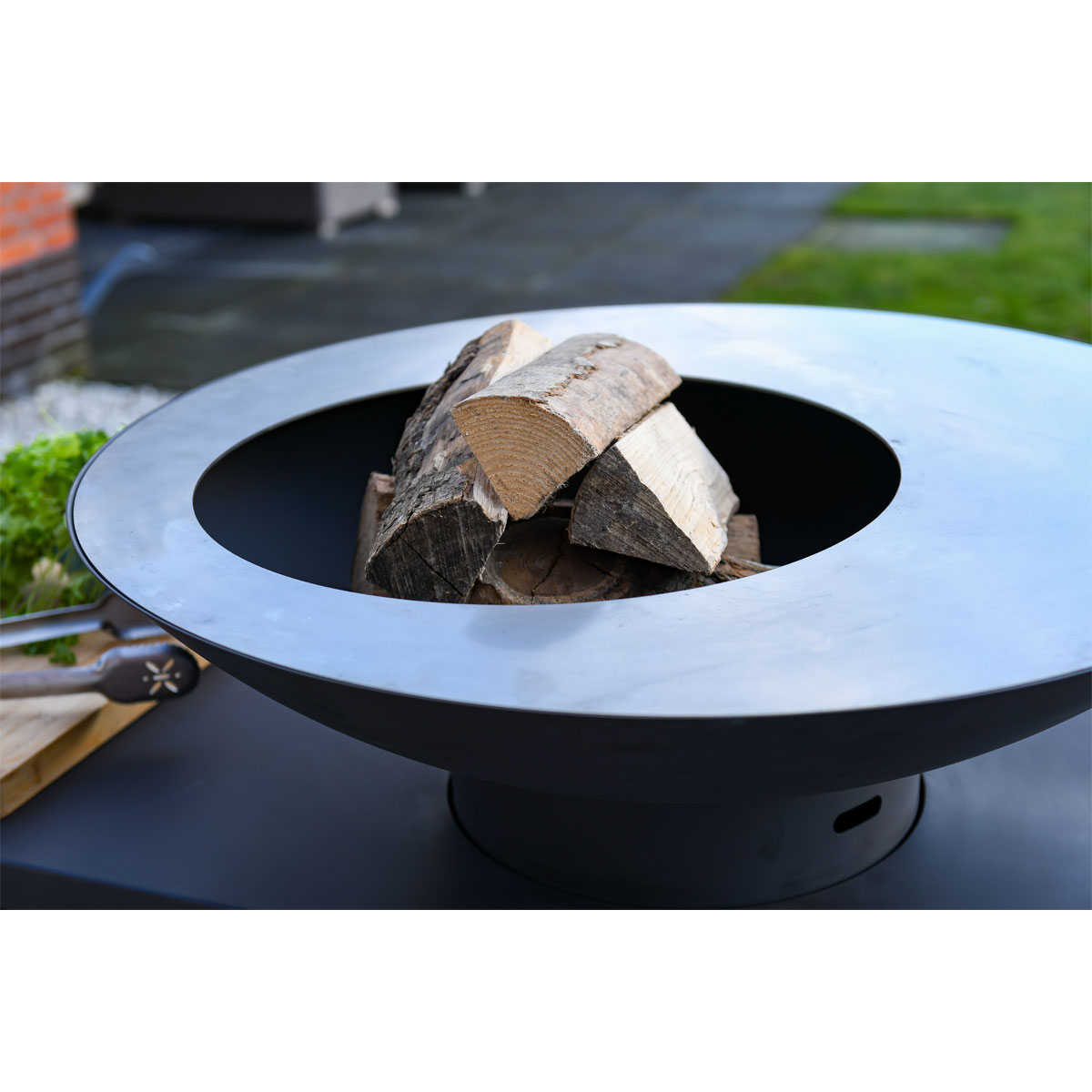 REDFIRE Feuerschalengrill Onyx Classic mit Holzlagerung und Ablagetisch Bild 4