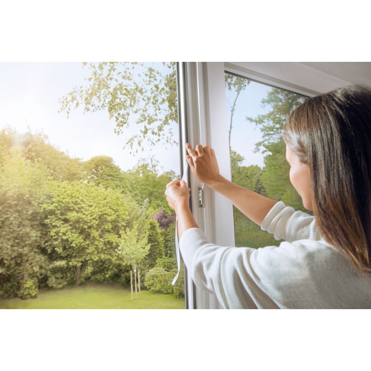 Tesa IS Pollen- & Insektengitter für bodentiefe Fenster, anthrazit, 1,2x2,4m Bild 8