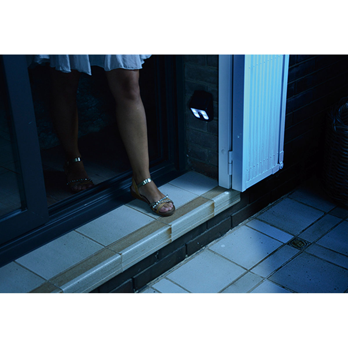 Best Direct LED-Solar-Wandleuchte Vigilamp Solar mit Bewegungssensor schwarz Bild 7