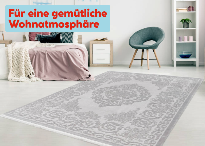 Für eine gemütliche Wohnatmosphäre. Verschiedenste Möbel im Zimmer.