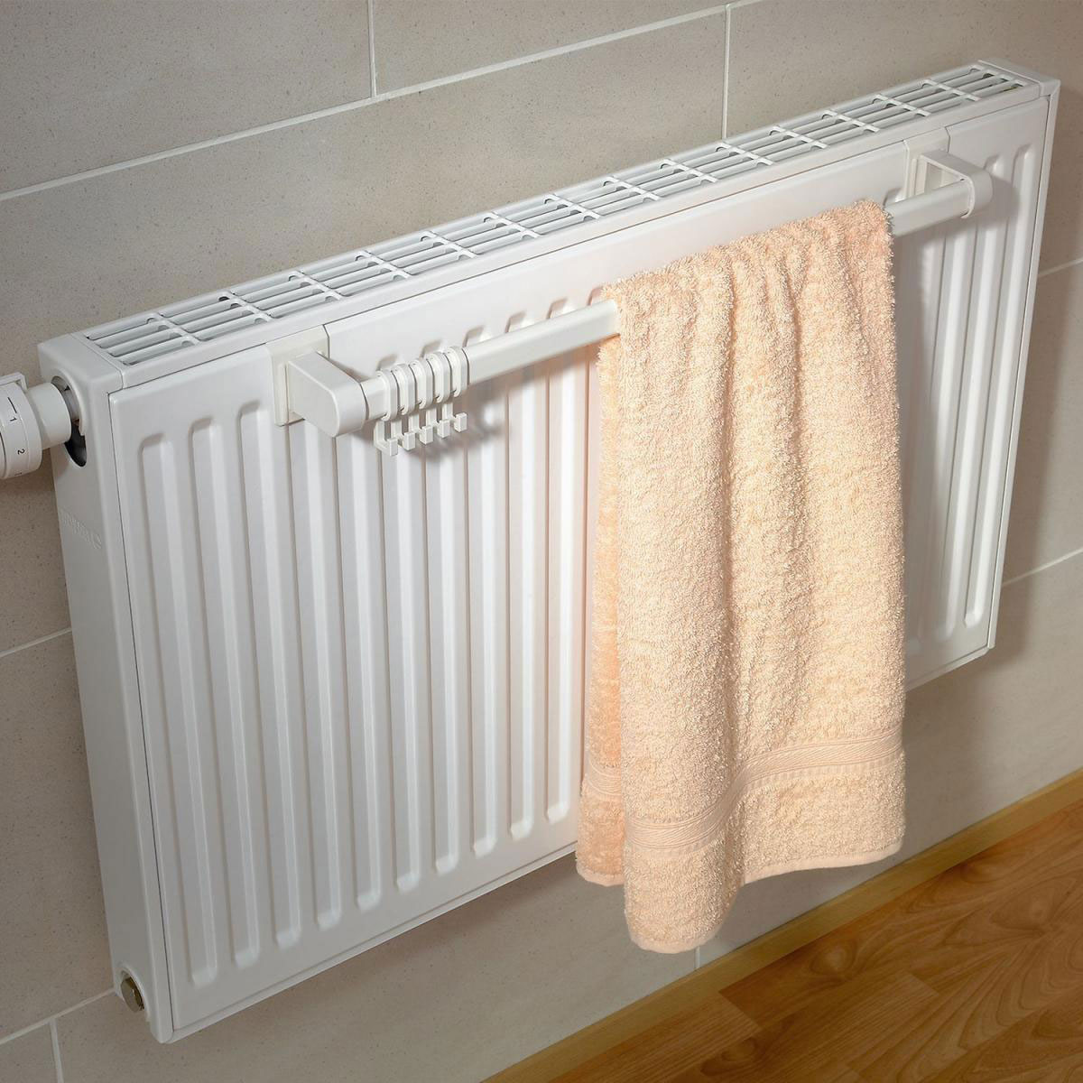 Schulte Handtuchhalter für Paneel-Heizkörper alpinweiß 740 mm inkl 2 Aufhänghaken Bild 2