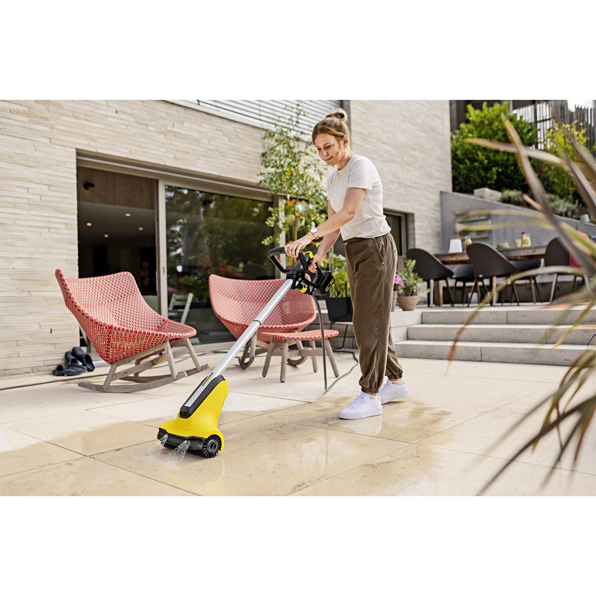 Kärcher Akku-Terrassenreiniger PCL 3-18 Bild 2