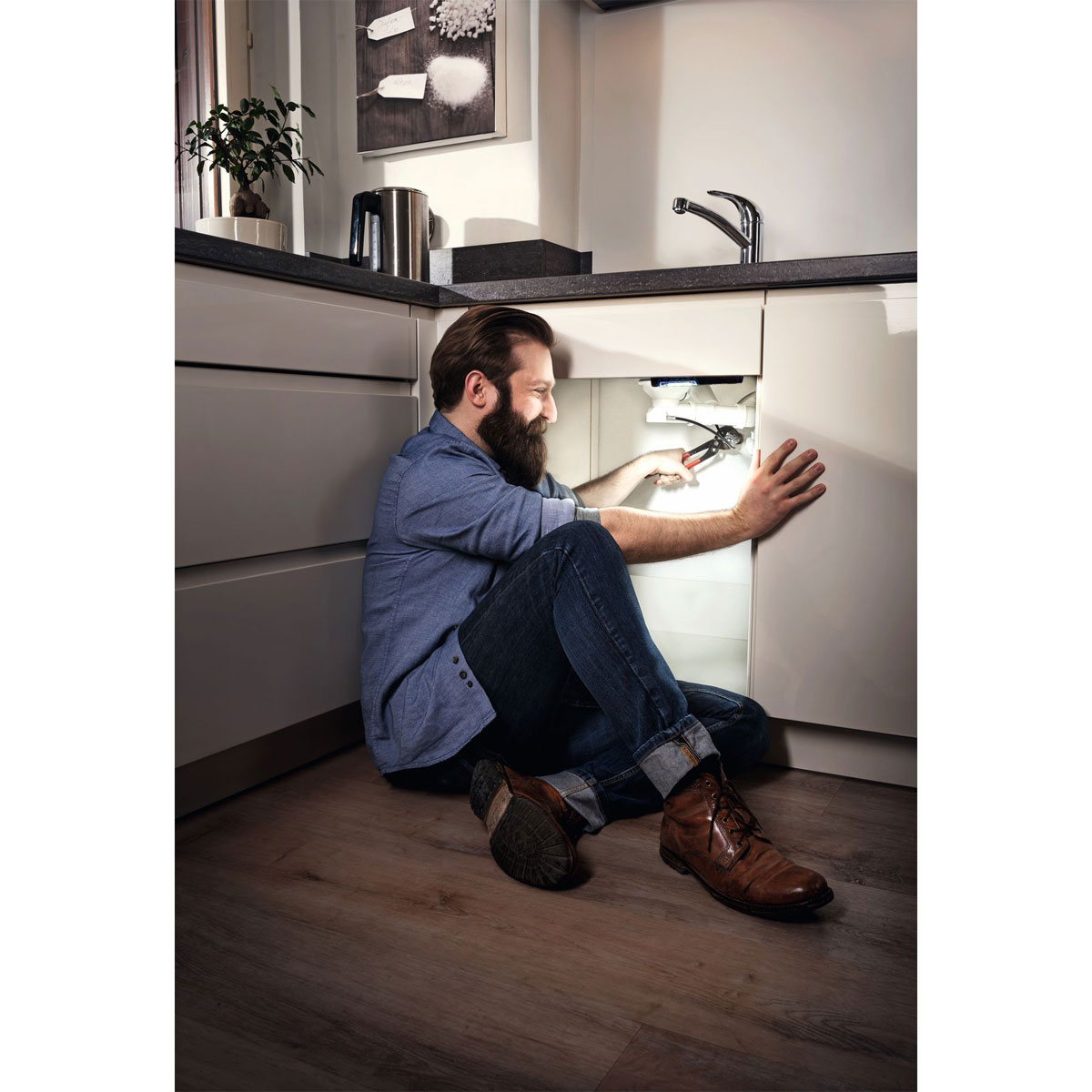 Varta LED-Taschenlampe Work Flex Pocket Light mit Batterien schwarz Bild 5