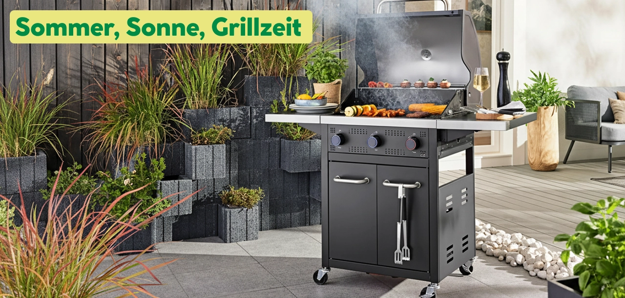 Großer Grill im Garten