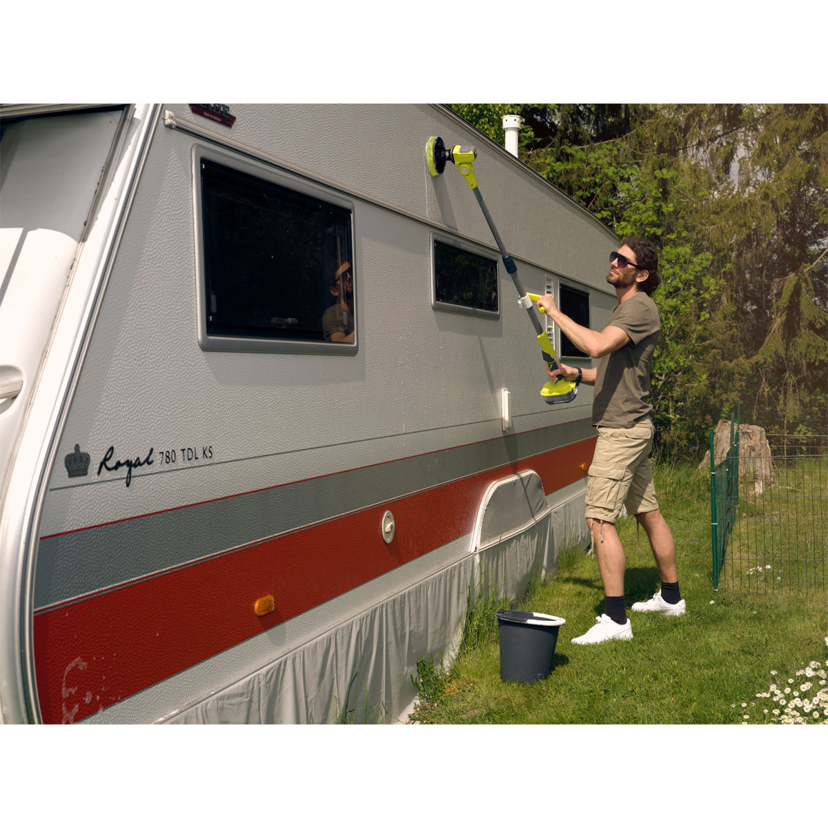 Ryobi  18V Akku-Reinigungsbuerste R18TPS-0 teleskopierbar solo Bild 3