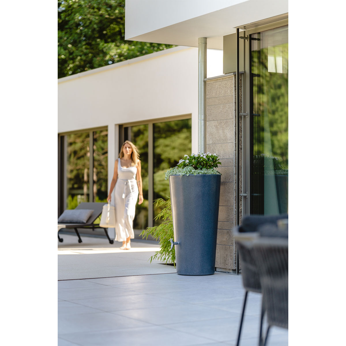 Garantia  Regentonne Stone 2in1 210 Liter lava inkl. Pflanzschale Bild 5