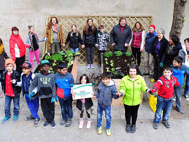 BGM-Schulprojekt_Menschenkreis