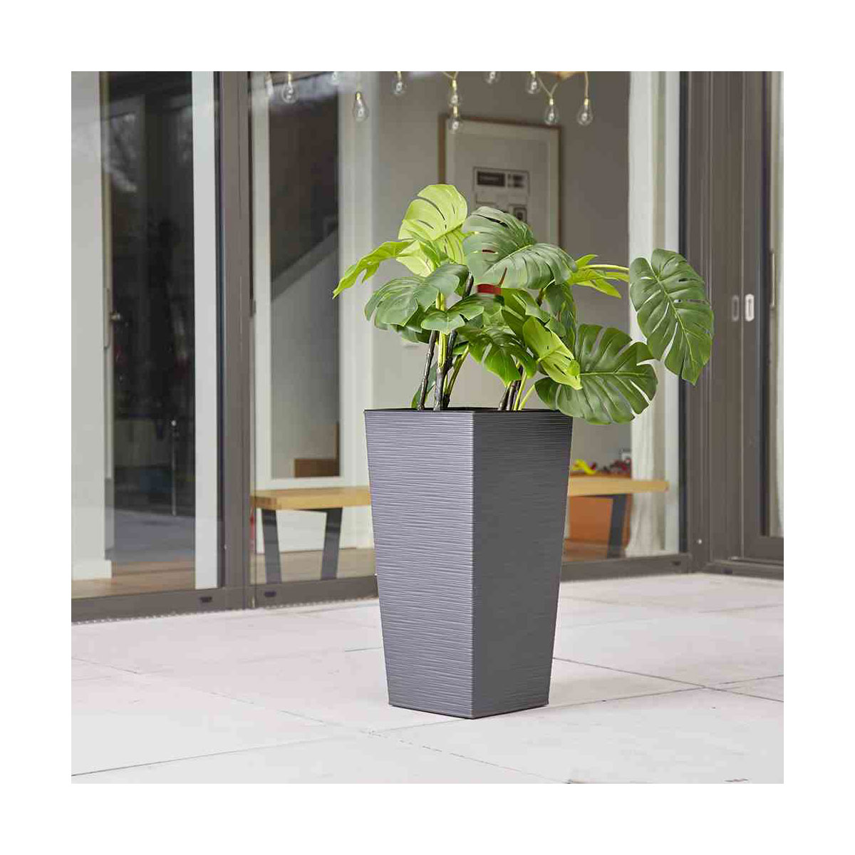 Siena Garden Pflanzgefäß Nizza 40 x 40 x 75 cm graphit Rillenoptik Bild 4