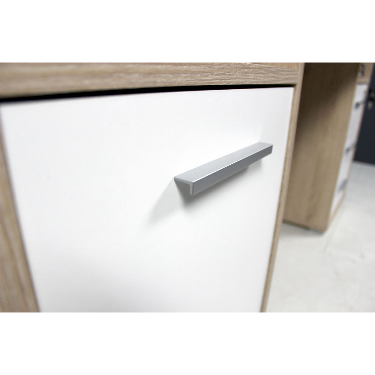 Schreibtisch Tipp abschließbar und mit Tastaturauszug 145 x 75 x 70 cm Walnuss-Nachbildung/schwarz Bild 7