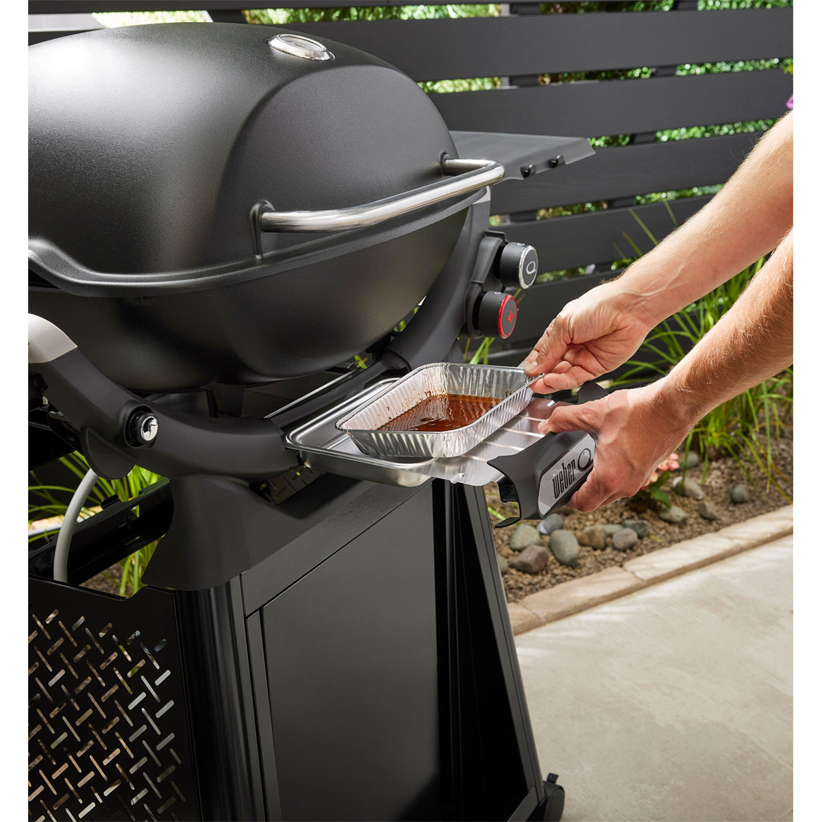Weber  Gasgrill mit Rollwagen Q3200N+ Bild 4