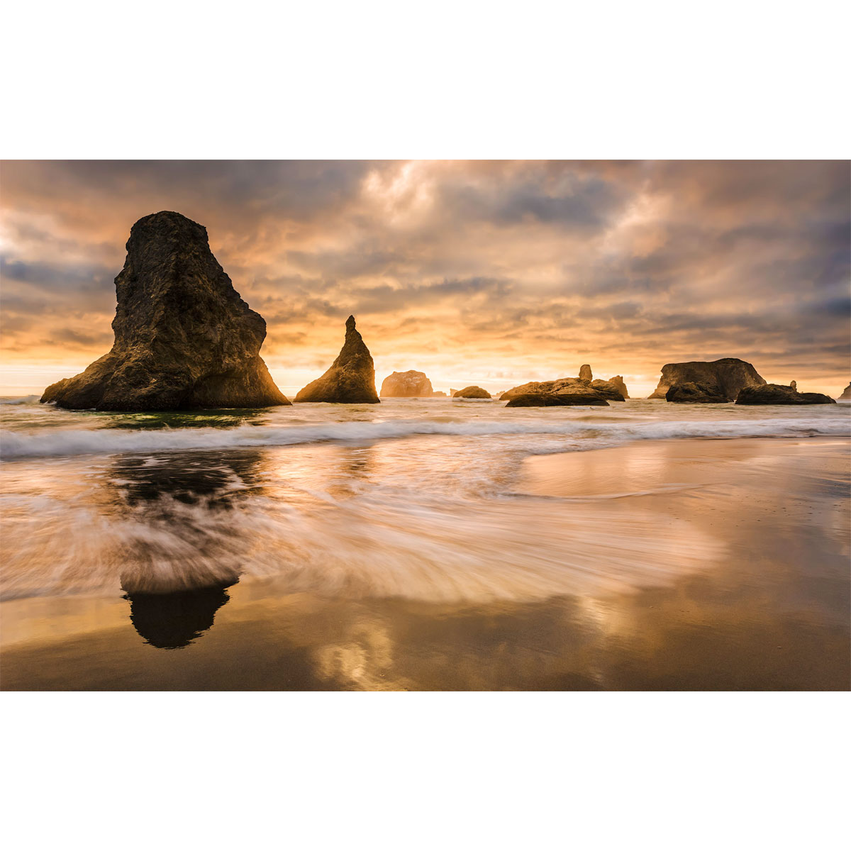 Komar  Vlies Fototapete Golden Stacks 400x250 cm Bild 2