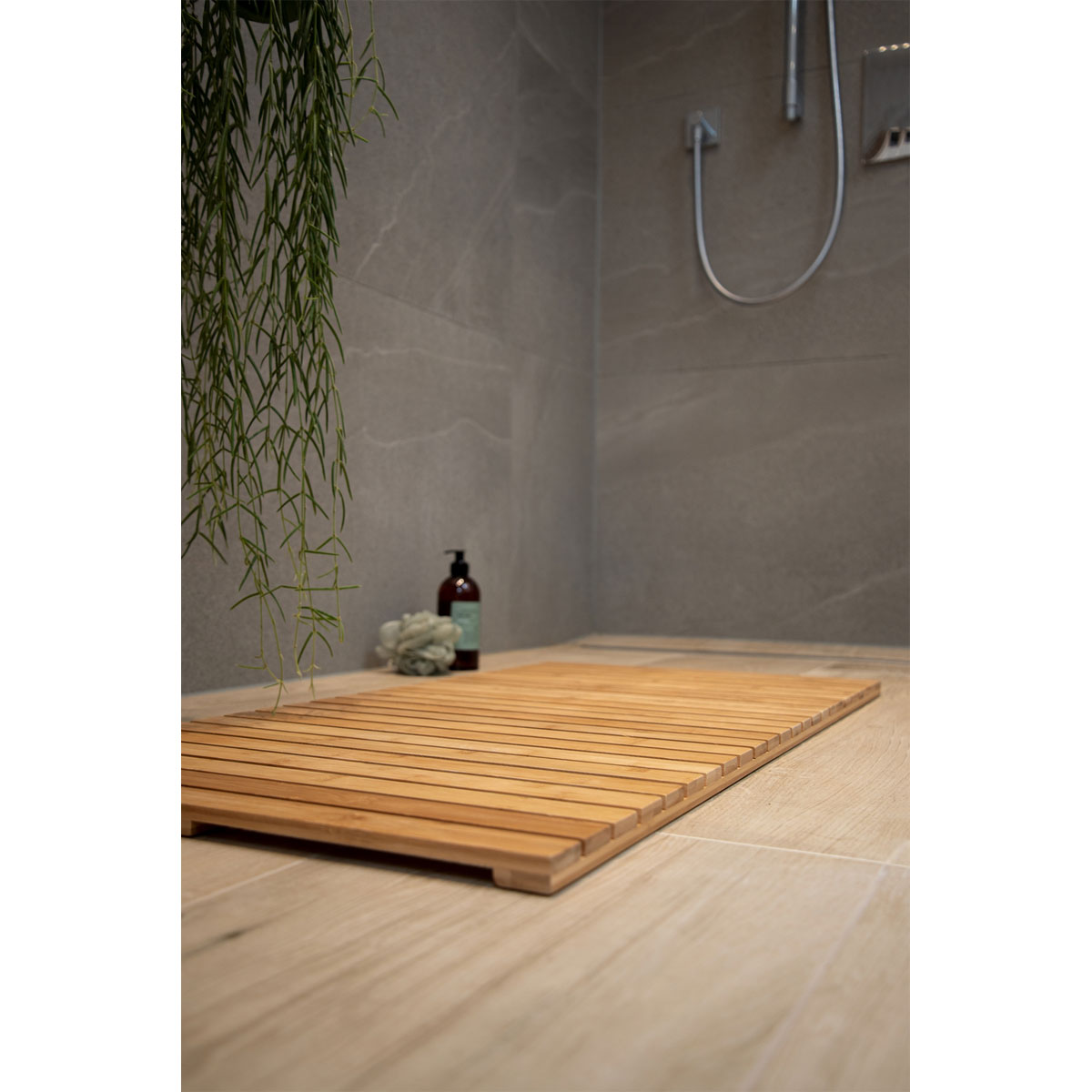 Wenko  Baderost Indoor und Outdoor Bambus 50 x 50 cm Badematte Bodenrost für Dusche Bad Pool mit rutschhemmender Unterseite Bild 10