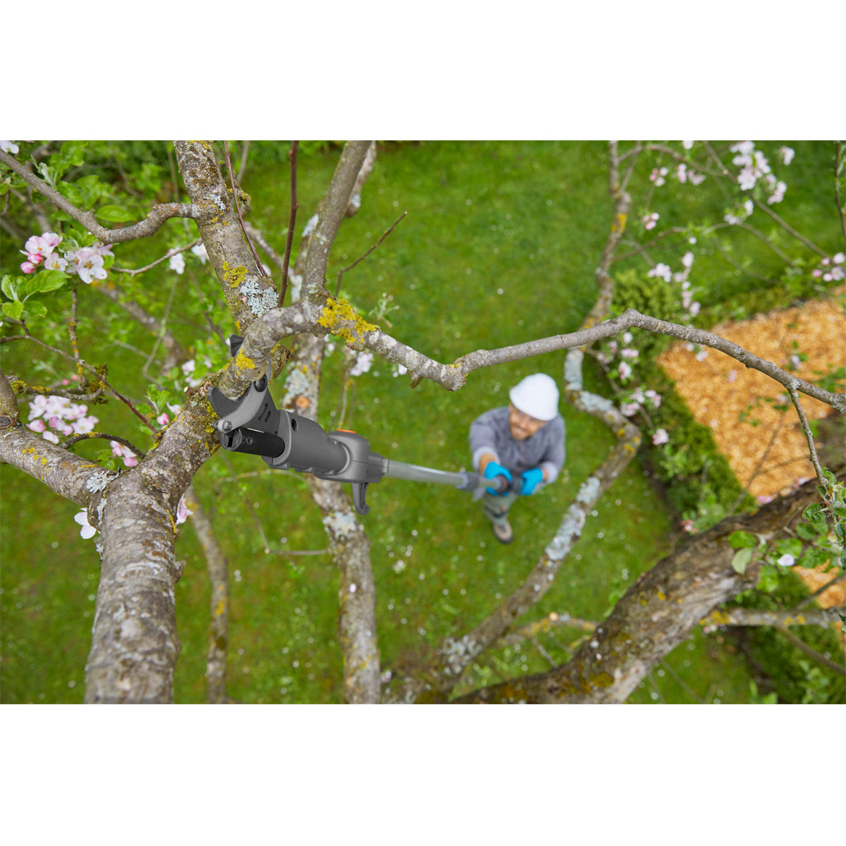 Gardena  Akku-Teleskop-Baumschere HighCut 360/18V P4A solo Bild 3