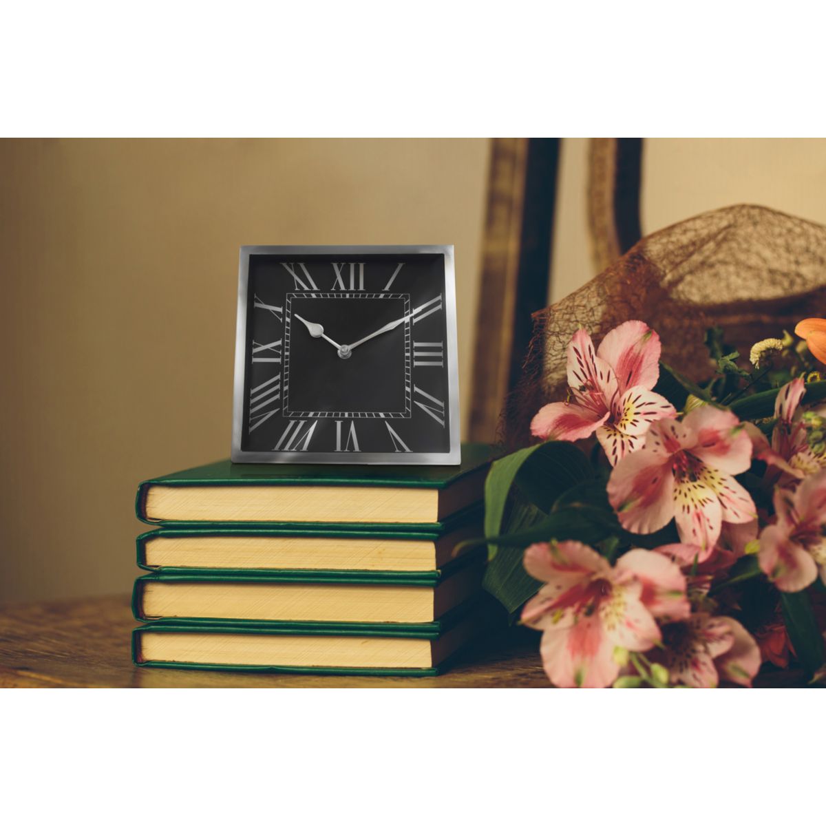 Tischuhr Moments 2025 silber Bild 5