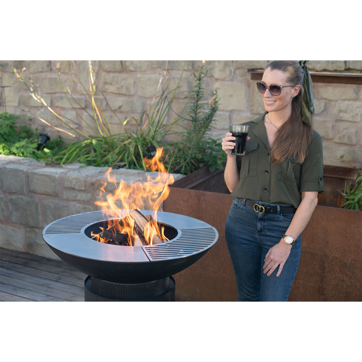 Westmann Feuerschale Feuerstelle  inkl. Grillrost 75x75x94cm Schwarz Bild 5