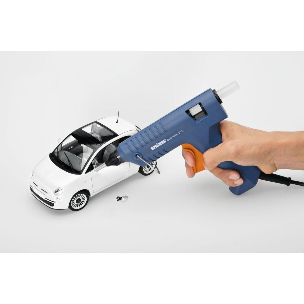 Steinel Heißklebepistole Gluematic 3002 inkl 3 Klebesticks Bild 4