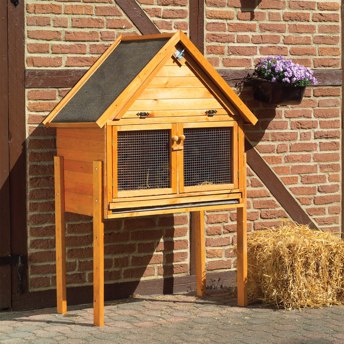 Kleintierstall m. Spitzdach