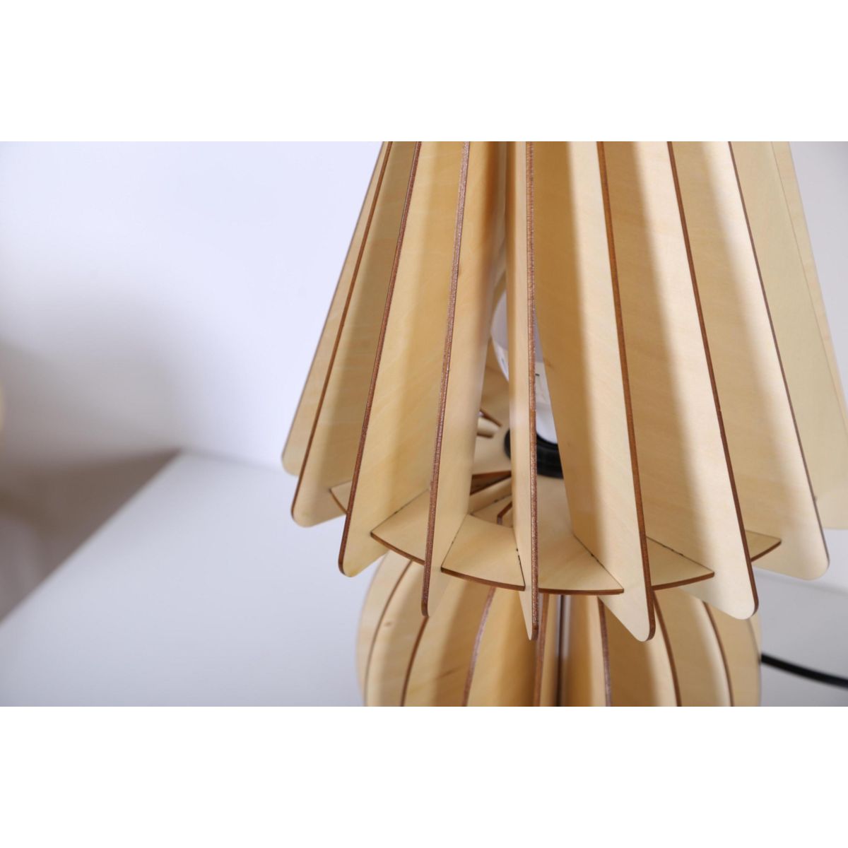 Tischlampe Gino Holz Bild 5