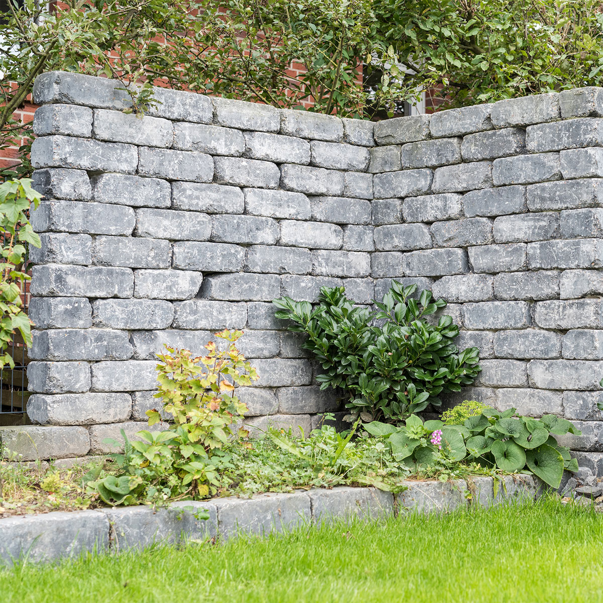 Diephaus  Mauerstein Antik Basalt 42 x 21 x 14 cm Bild 3