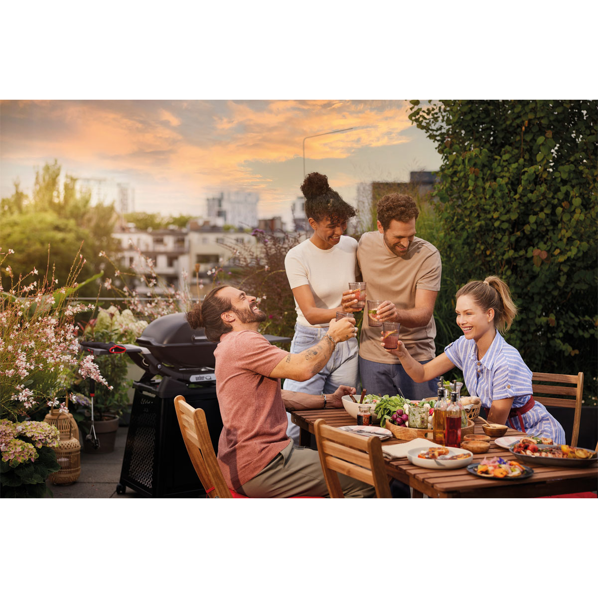 Weber  Gasgrill mit Rollwagen Q2800N+ Bild 7