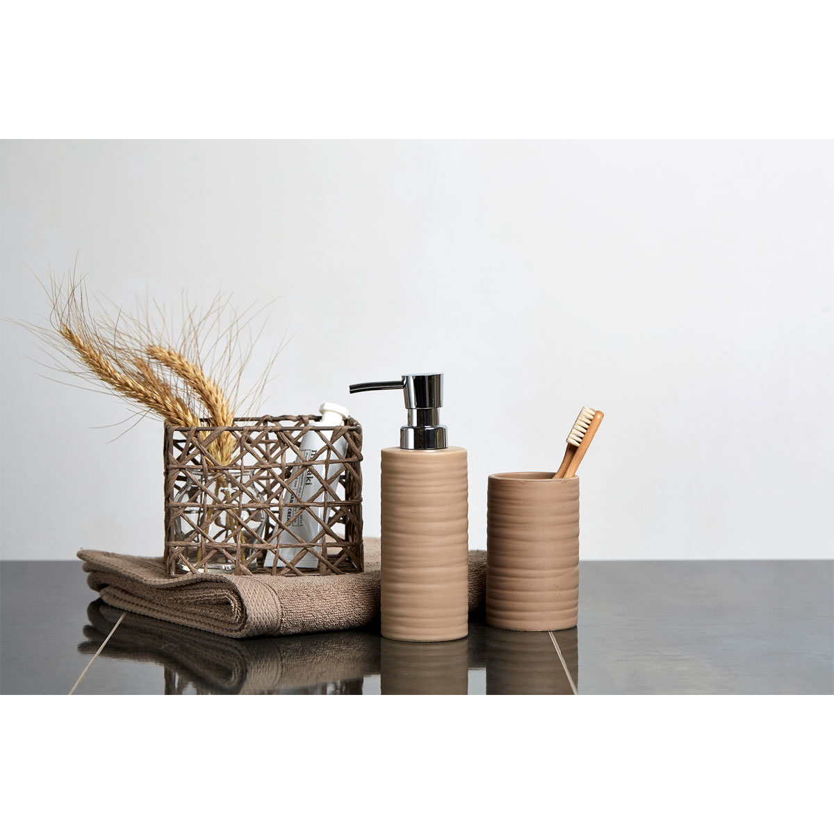 Wenko Seifenspender Mila sand 260 ml Bild 2