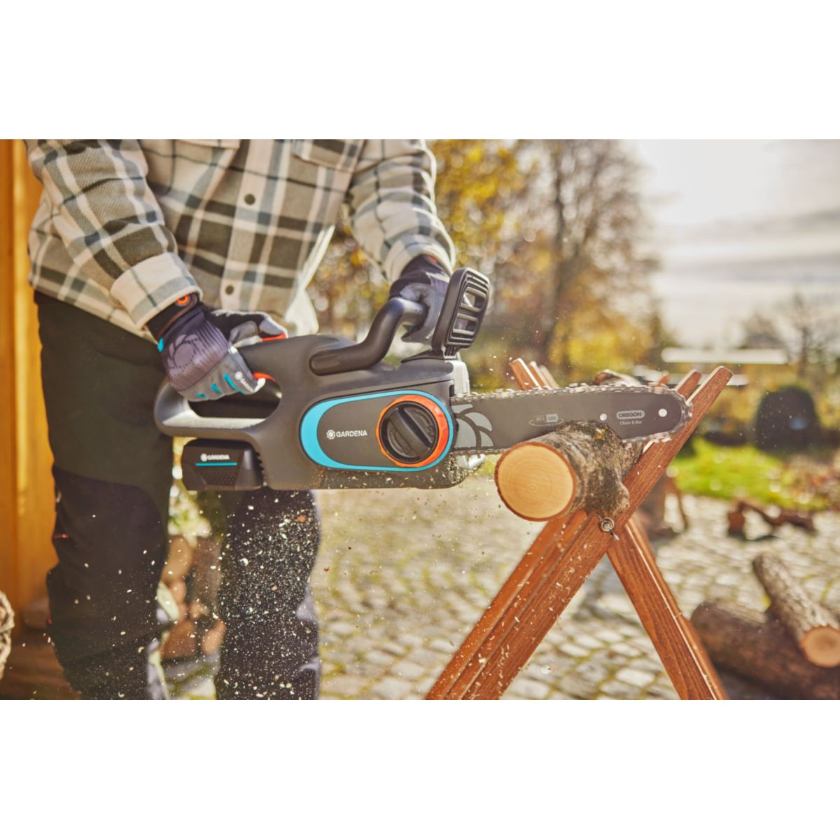 Gardena Akku-Kettensäge PowerSaw 250/18V Ready-To-Use mit 18V POWER FOR ALL-Akku Bild 4