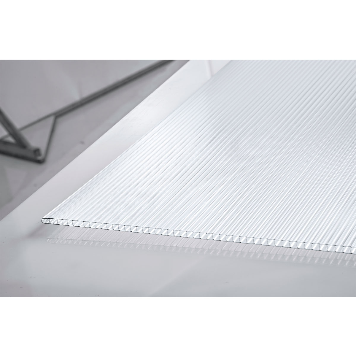 gutta Polycarbonat-Hohlkammerplatte transparent 250 x 98 x 0,6 cm Bild 6