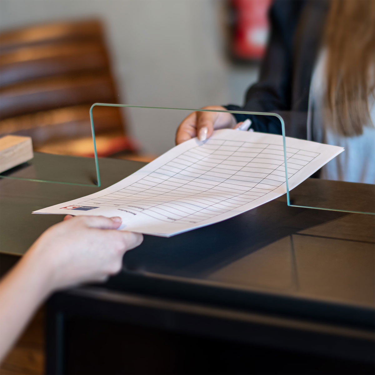 Schulte Hygieneschutz mit Durchreiche 75 x 47,5 cm Bild 8