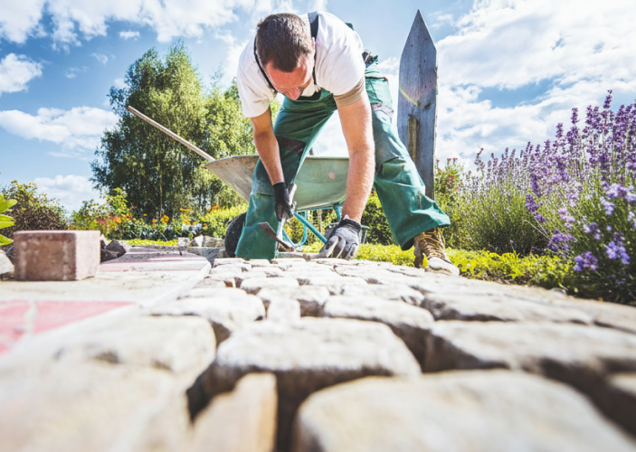 Gartenbaumaterial im Boden