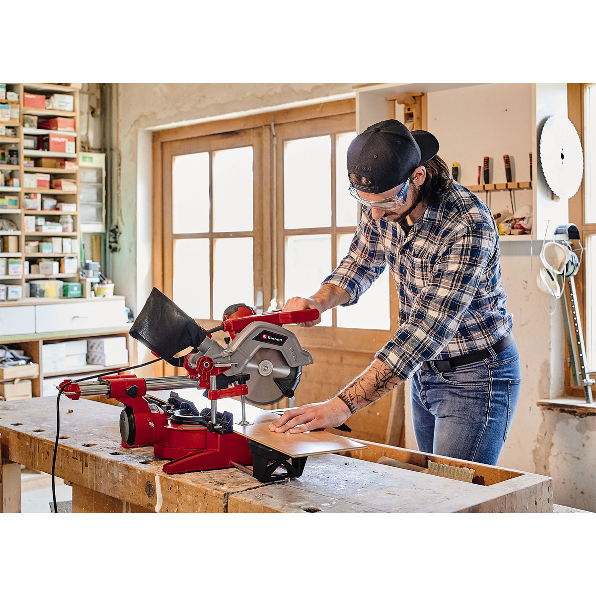 Einhell  Zug-Kapp-Gehrungssäge TE-SM 216 Dual Bild 6