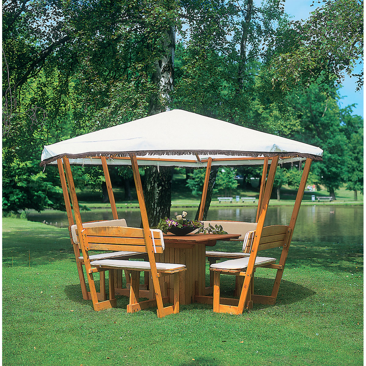 Promadino Pavillon Rosenheim mit weißem Dach